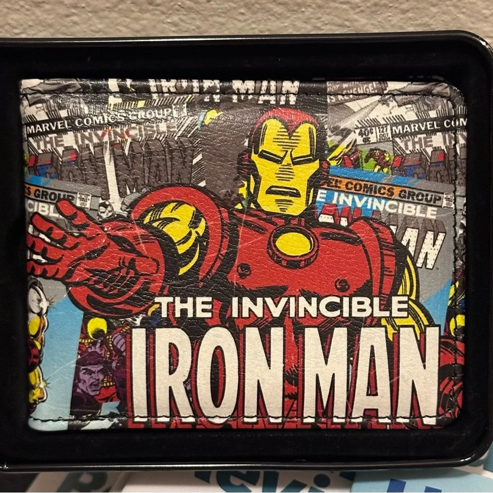 Marvel Iron Man Comic Wallet and Tin Set - Blue and Red. - Picture 3 of 3